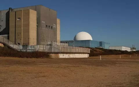 British government denies that it should give up building nuclear power plant