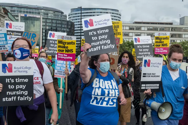 British nurses set to hold biggest-ever strike