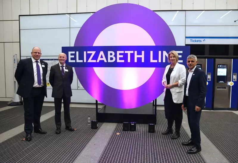 Londyn: Uruchomiono bezpośrednie połączenie Elizabeth line przez centrum Londynu