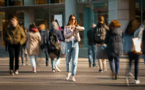 The labor market sentiment stable in the first half of October