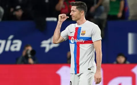 La Liga: Barcelona win despite Lewandowski's red card