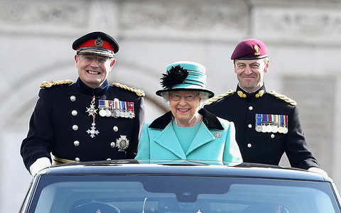 Brytyjska królowa najdłużej panującym monarchą na świecie