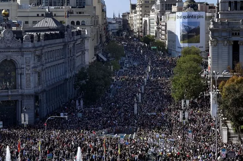 Hiszpania: Paraliż komunikacyjny stolicy. Na ulice wyszło co najmniej 200 tys. ludzi
