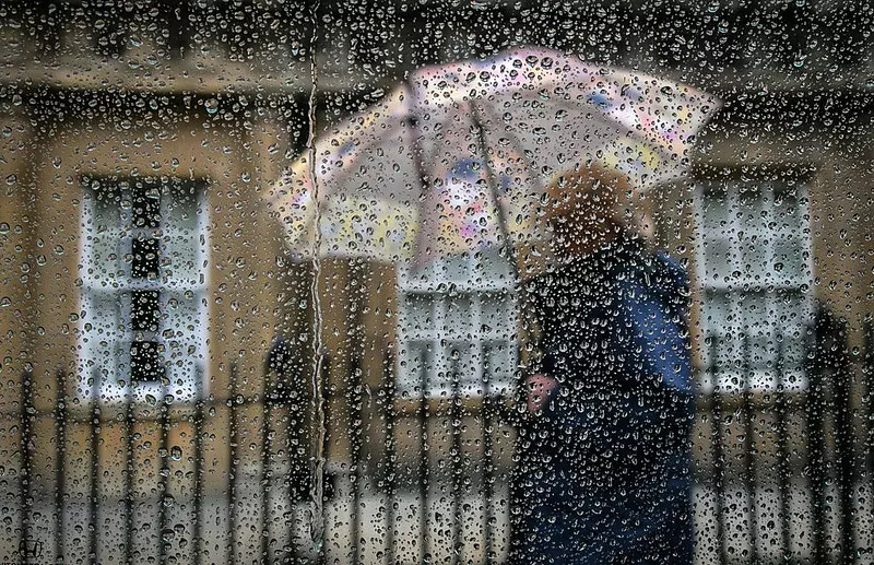 Prognostycy ostrzegają przed ulewami w UK. Wydano alerty pogodowe