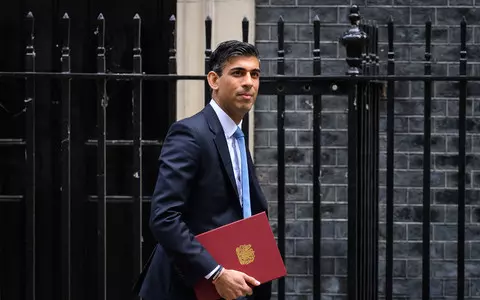 Rishi Sunak ‘set to increase minimum wage to £10.40’ in Autumn Statement