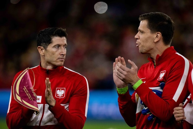 Lewandowski i Szczęsny rozpoczęli dzisiejszy towarzyski mecz z Chile na ławce
