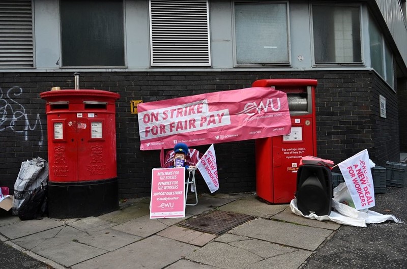 Royal Mail staff to strike for six days before Christmas
