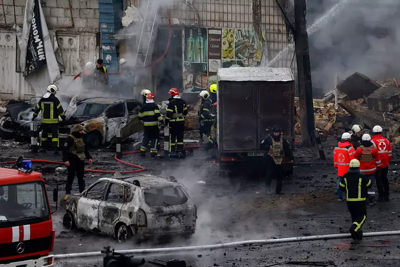 Odgłosy eksplozji w Kijowie. Trwa rosyjski ostrzał rakietowy kraju