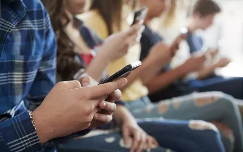 Spain: More than 80 per cent of young people suffer from nomophobia - fear of losing their smartphon