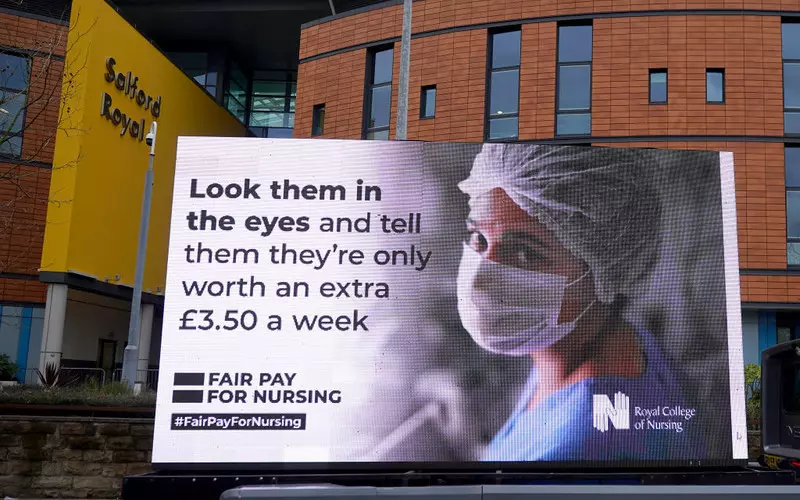Pielęgniarki w UK po raz pierwszy podejmą strajk. Podano daty