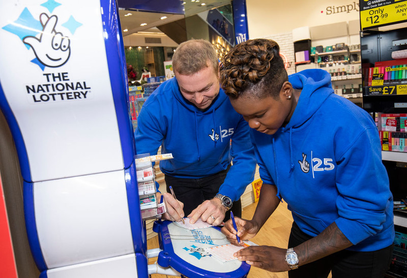 Szczęśliwiec zgarnął £7,4 mln w brytyjskiej National Lottery na miesiąc przed świętami
