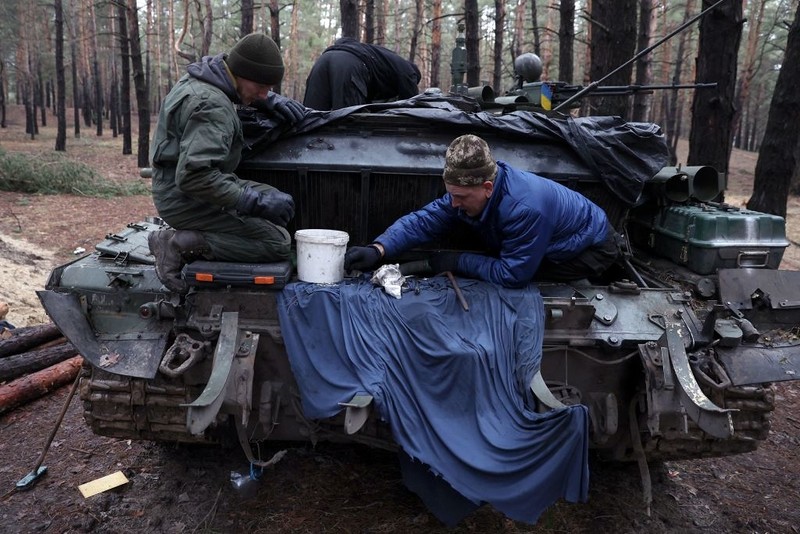 "NYT": Wojna na Ukrainie wymaga od USA i NATO zwiększenia zapasów broni