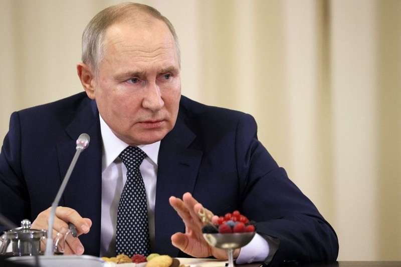 British Foreign Office secretary: Putin may use peace talks to rebuild troops
