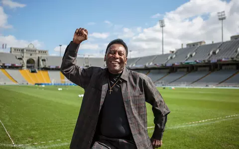 Legendary footballer Pele is in hospital. "I am strong and full of hope".