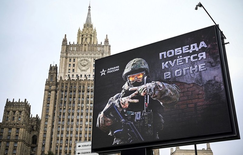 Kremlin propaganda outdoes itself. Prostheses are "cool gadgets"