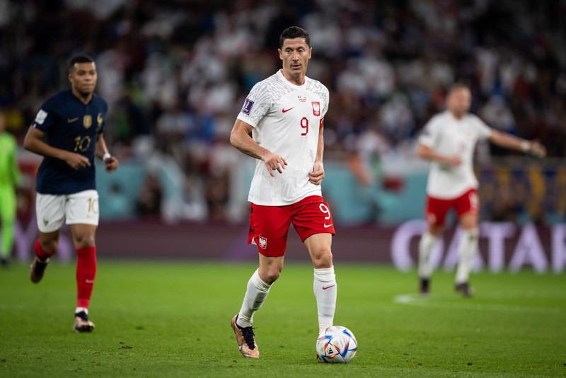 Hiszpańskie media: Lewandowski wraca do domu, ale wciąż jako gwiazda