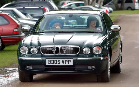 The car of Elizabeth II was sold for 7 times the normal market price