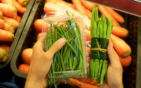 Survey: 65% Poles support the ban on packaging fruit and vegetables in plastic