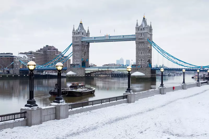 Wraz ze spadkiem temperatur pojawił się pierwszy śnieg w Londynie 