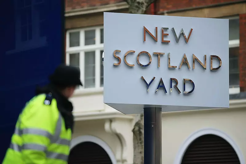 Skandal w londyńskiej policji. Oficer Met Police oskarżony o dwa gwałty