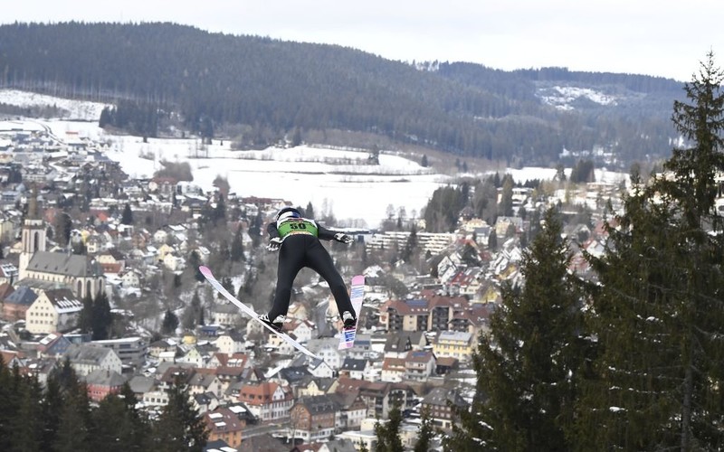 PŚ w skokach: Kubacki drugi w Titisee-Neustadt, wygrana Laniska