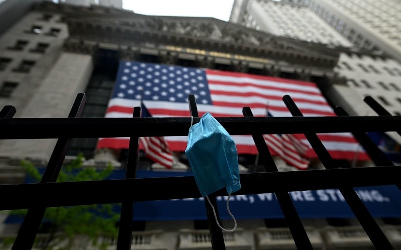 USA: Władze zalecają ponowne noszenie maseczek