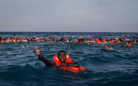 Italy: Several hundred migrants disembarked from three ships