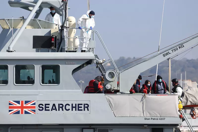 Awaria łodzi z nielegalnymi imigrantami. Są ofiary śmiertelne