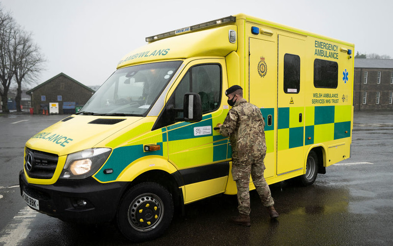 1,200 soldiers will replace the striking ambulance drivers and border guards