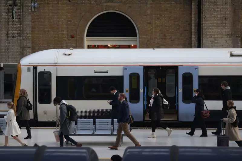 Chaos na kolei w Londynie i okolicach pomimo dnia bez strajków