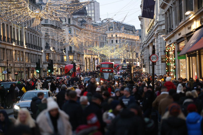 UK retailers expect subdued buildup to Christmas amid icy weather and strikes