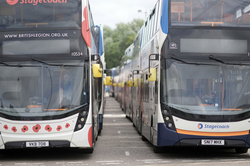Anglia: Ponad 130 przewoźników autobusowych wprowadzi limit cen biletów do 2 funtów