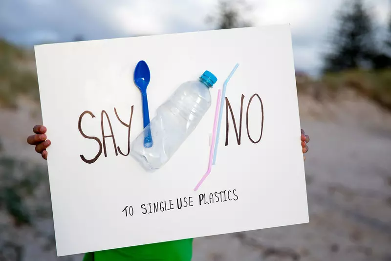 Kanada: Zakaz produkcji i importu jednorazowych plastików