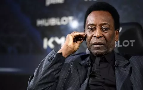 Family gather by Pele's bedside at Sao Paulo hospital 