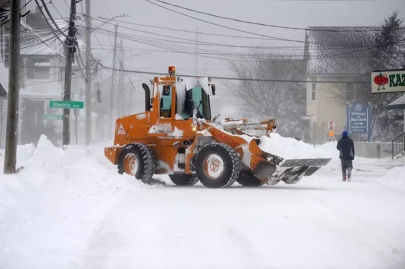 Rośnie liczba ofiar śmiertelnych śnieżycy w USA. Atak zimy w Japonii