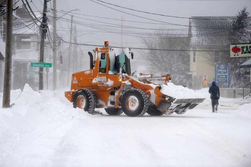 US snowstorm death toll rises. Winter attack in Japan