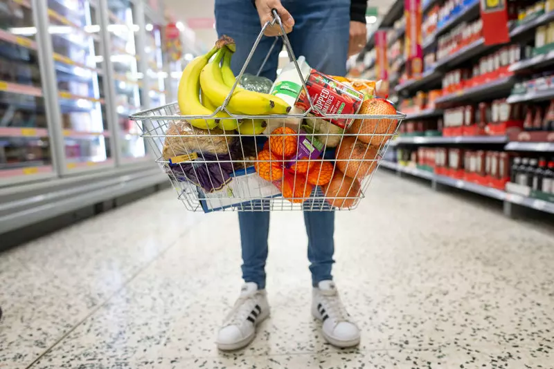 Rosnące ceny artykułów żywnościowych w UK "najsilniej dotykają najuboższych"
