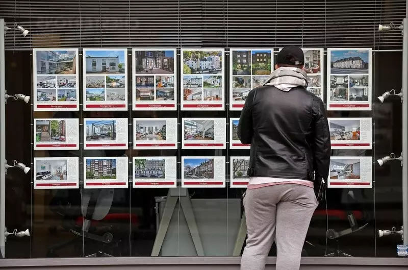 UK house prices fall for fourth month in a row, the longest run since 2008
