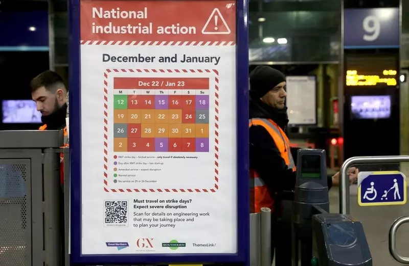 UK: Railway workers' strikes in the first week of the new year