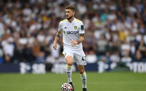 Premier League: Klich leaves Leeds United