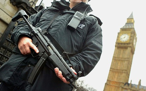 Londyńczycy "powinni dostawać ostrzeżenia o atakach terrorystycznych na telefony"