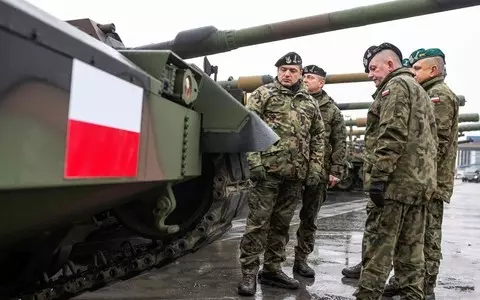 Polish soldiers will be encouraged to remain in service