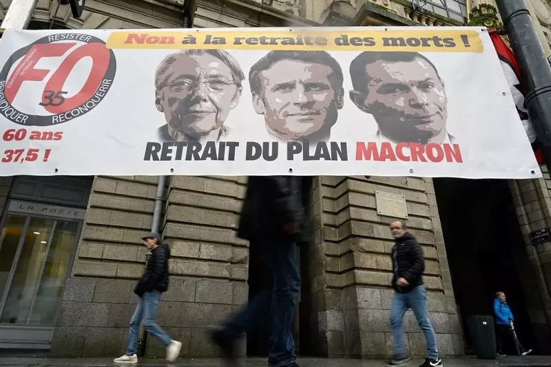 France: Unions threaten to strike if minimum retirement age is raised