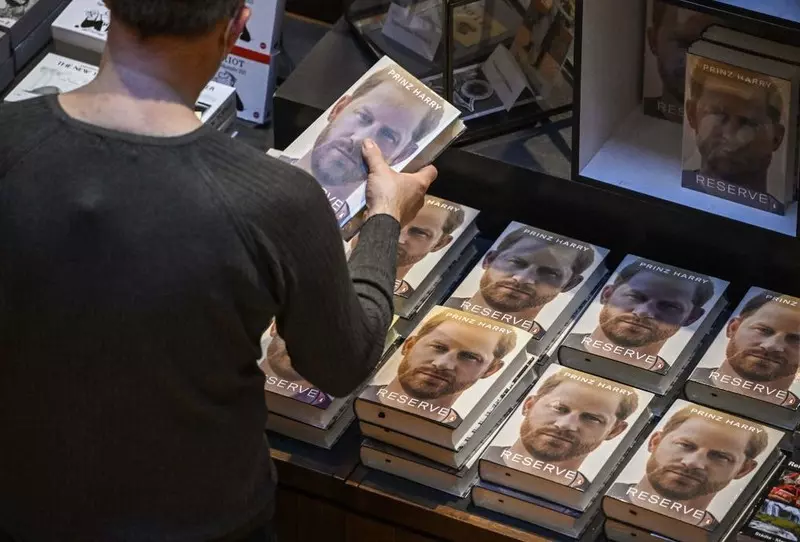 Pamiętniki księcia Harry'ego najszybciej sprzedającą się książką w historii
