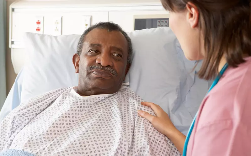 Dane NHS: Osoby czarnoskóre czekają nawet pół roku dłużej na przeszczep narządów