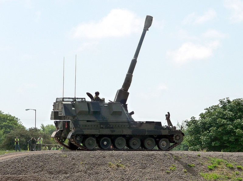 British government: Ukraine to receive 14 Challenger 2 tanks and around 30 cannon howitzers