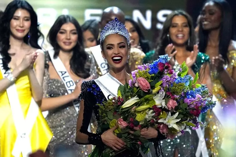 Pierwsza Amerykanka filipińskiego pochodzenia została wybrana Miss Universe