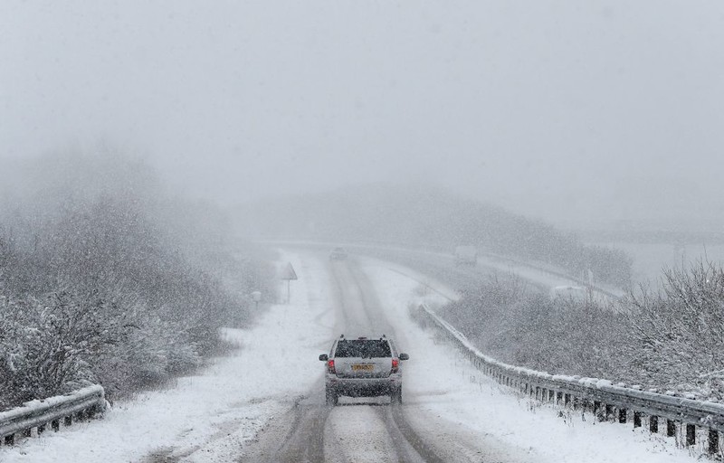 UK weather: Snow and ice warnings as cold snap set to continue