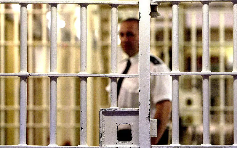 Liczba osadzonych w aresztach śledczych w Anglii i Walii najwyższa od 50 lat
