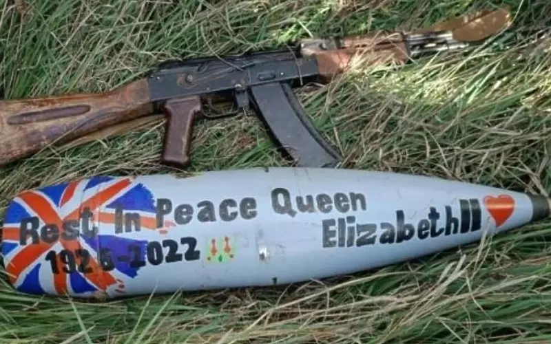 Brytyjczycy chętnie wykupują "bomby z dedykacją", aby finansowo wspierać Ukrainę